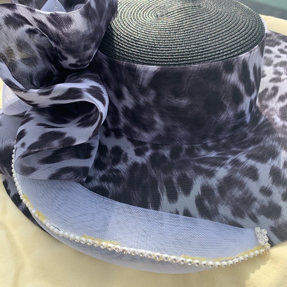 Hat - Picture 2 of 7